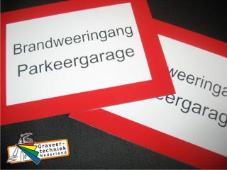 Resopal gevaar borden met rode rand.